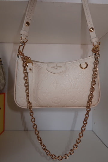 LV Easy Pouch On Stap